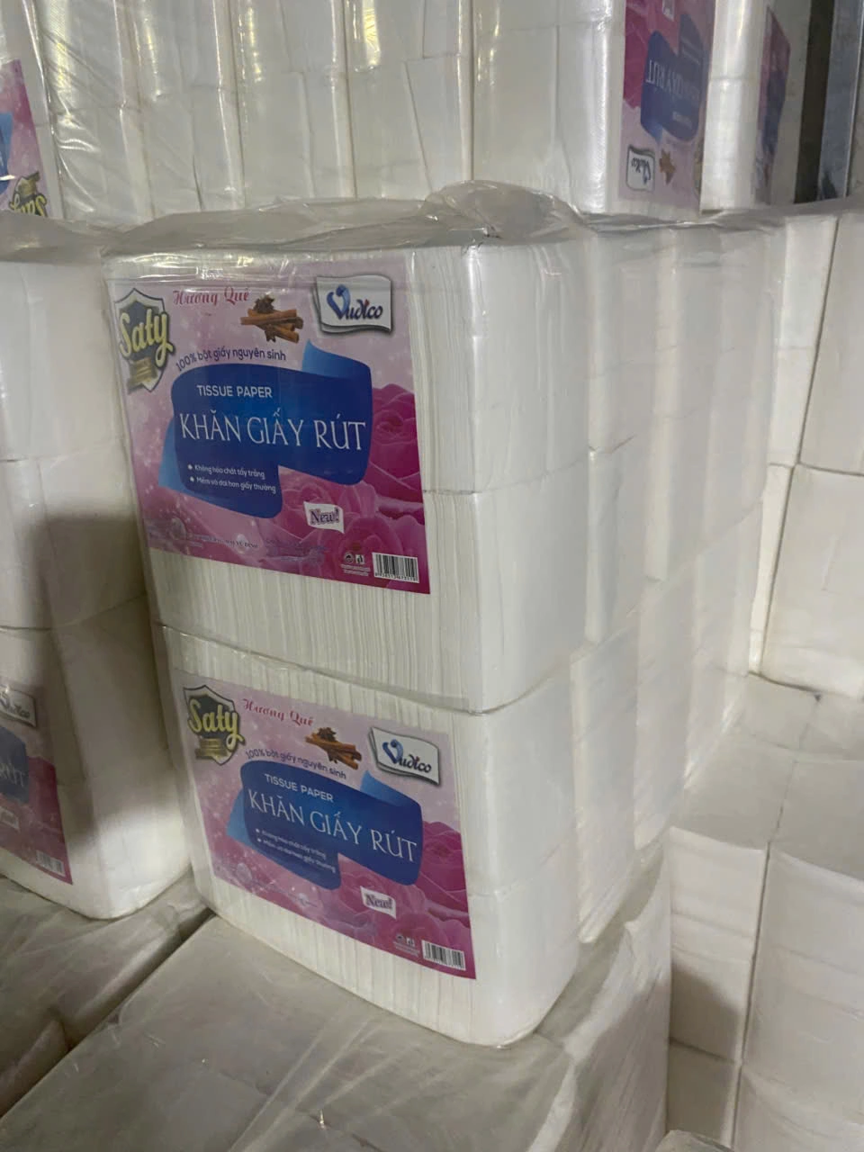 Giấy ăn rút Saty